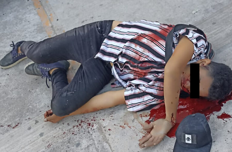 Lo ejecutan a balazos a plena luz del día sobre la avenida Cuauhtémoc, en Acapulco